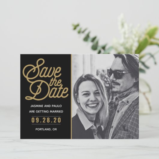 Sla de datum op Modern Script Wedding Photo Card Kaart (Staand voorkant)