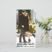 Sla de datum op verlovingskaart moderne foto LV Save The Date (Staand voorkant)