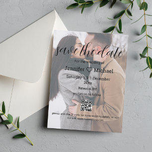 sla de datum qr code paar foto's trouwteken op aankondigingskaart