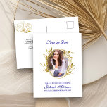 Sla de datum Royal Blue en Gold Leaf Lijst Foto Aankondigingskaart<br><div class="desc">Sla het Date Briefkaart op, gepersonaliseerd met uw foto, die is omlijst met een botanisch blad geometrisch ovaal lijst. Het ontwerp heeft een kleurenpalet van koningsblauw en goud met een elegante fancy scripttypografie. De sjabloon is ingesteld voor u om uw afbeelding, gelegenheid, naam, datum en bericht op de achterkant toe...</div>