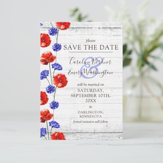 Sla de datum rustieke houten rode papaver bloemige kaart (Staand voorkant)
