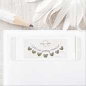 Sla de datum van de bruiloft en de parelharen op. etiket (Insitu)