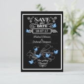 Sla de datumkaarten krijtbord blauwe vlinders op save the date (Staand voorkant)