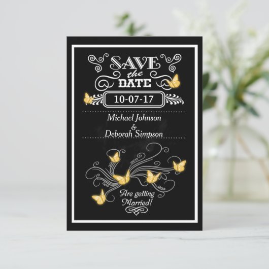 Sla de datumkaarten krijtbord gouden vlinders op save the date (Staand voorkant)