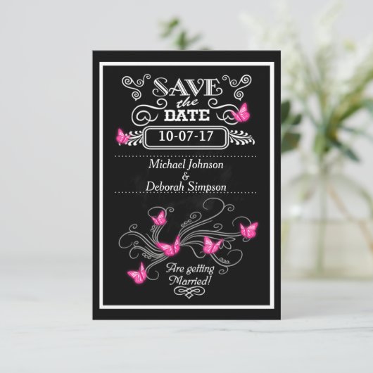 Sla de datumkaarten krijtbord roze vlinders save the date (Staand voorkant)