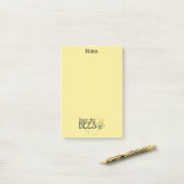 Sla de opmerkingen na de bijen op post-it® notes (Op bureau)