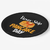 Sla de pannenkoekdag nooit over papieren bordje (Gekanteld)