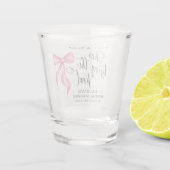 Sla een shot ze gaat trouwen Bruiloftsfeest Shot Glas (Achterkant)