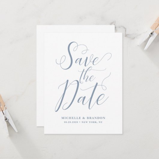 Sla het Date Dusty Blue Modern Script op Kaart (Voorkant / Achterkant in situ)