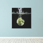 Sla in het water canvas afdruk (Insitu (Houten vloer))