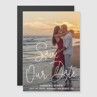 Sla onze datum elegante script foto Bewaar de datu Magnetische Uitnodiging