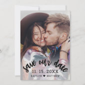 Sla onze datum foto modern script bruiloft save the date (Voorkant)