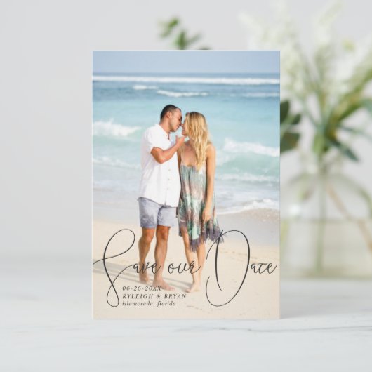 Sla onze datum verfijnde lijnen vloeiend penscript kaart (Staand voorkant)