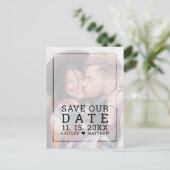 Sla onze datum vervaagde foto minimalistische typo aankondigingskaart (Staand voorkant)