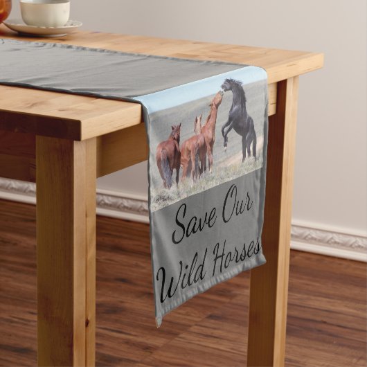 Sla onze Wilde Paarden Table Runner op Medium Tafelloper (Voorbeeld)