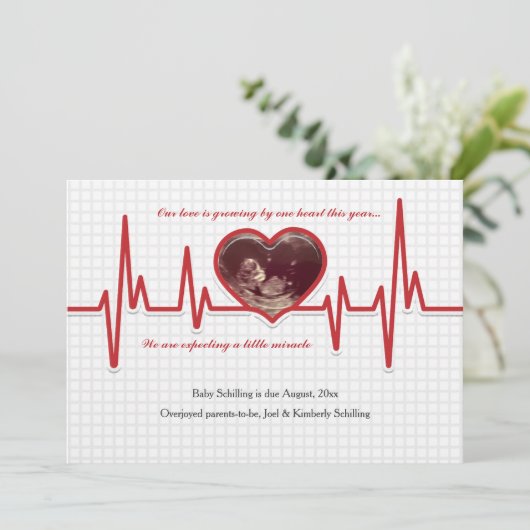 Slaande Hart Foto Zwangerschapsaankondiging Op Maa Aankondiging (Staand voorkant)