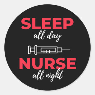 Slaap de hele dag zuster de hele nacht ronde sticker
