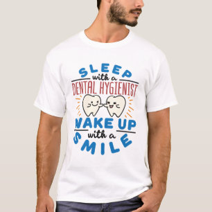 Slaap met een tandheelkundige Wake Up met een glim T-shirt