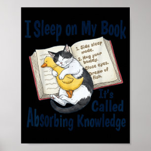 Slaap op boek genaamd kennis absorberen poster