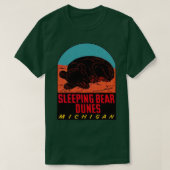 Slaapend Beer Dunes National Lakeshore  Tra T-shirt (Design voorkant)