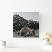 Slaapend Beer Rustisch Cabine Decor Landscape Vierkante Klok (Huis)