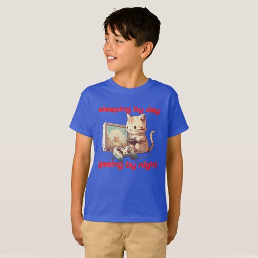 "Slaapend-by-Day Gaming by Night" Cat Video Game T-shirt (Voorkant volledig)