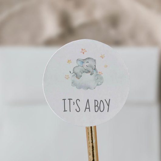 Slaapend klein olifant Het is een Baby shower van  Ronde Sticker