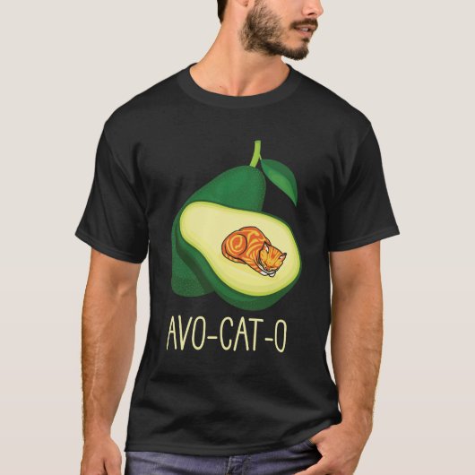 Slaapende kat Avocado Cute Vegetable Animal Pun T-shirt (Voorkant)