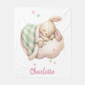 Slaapkonijn van een meisje met een luidop die op e fleece deken (Voorkant)