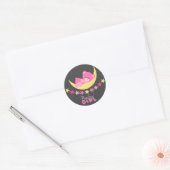 Slaaproze teddy bear op Baby shower Ronde Sticker (Envelop)