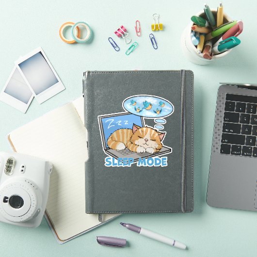 Slaapstand, kat slaapt op laptop sticker (iPad Cover)