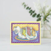 Slaapstand met kerstkat met muizen in voorraad feestdagenkaart (Staand voorkant)