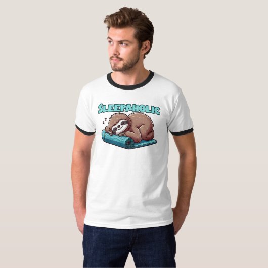 Slaapverslaafde - Slaapluiaard op yogamat T-shirt (Voorkant volledig)