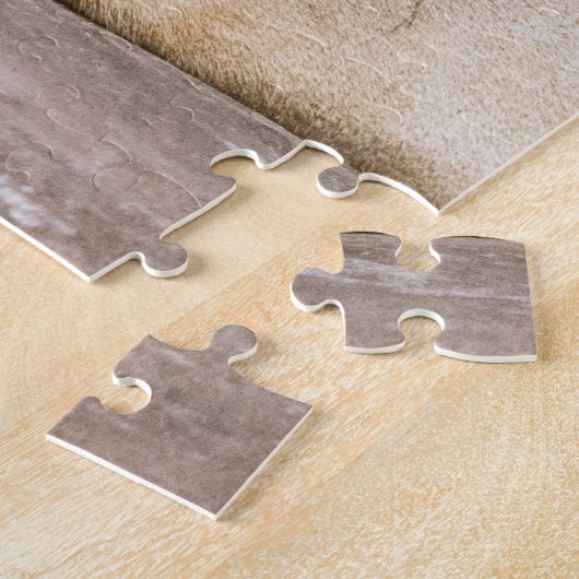 Slaapvolle, slapende, volwassen leeuw op Rocks Legpuzzel (Zijkant)