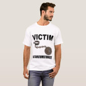 SLACHTOFFER VAN HET CIRCUMSTANCE T-SHIRT (Voorkant volledig)