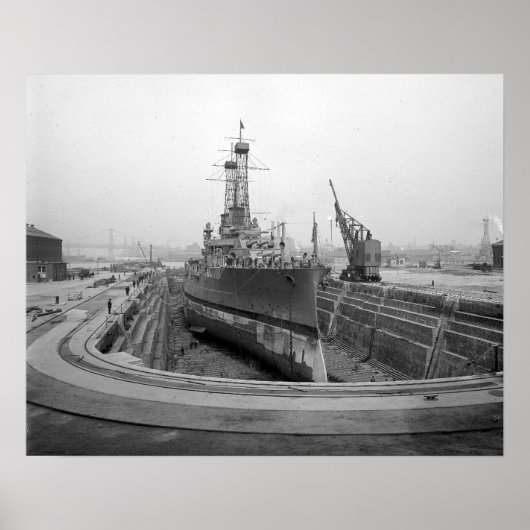 Slagschip in droogdok, 1920. Oude foto Poster (Voorkant)