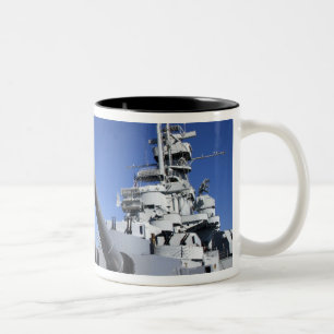 Slagschip USS Alabama bij Battleship Memorial 2 Tweekleurige Koffiemok