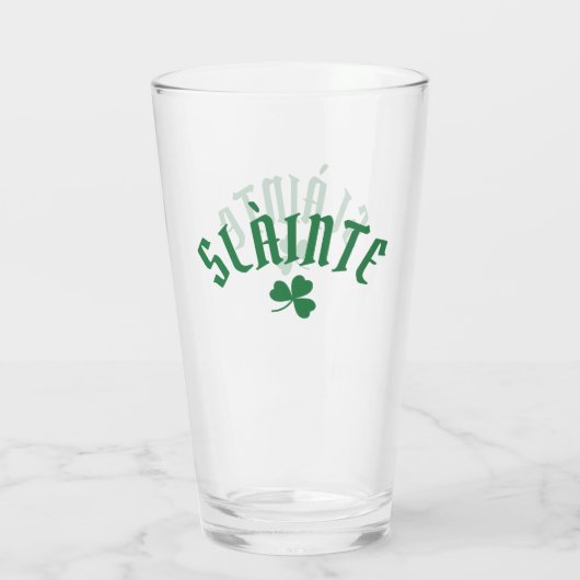 SLÁINTE Funny Irish St. Patrick's Day Green Clover Glas (Achterkant)