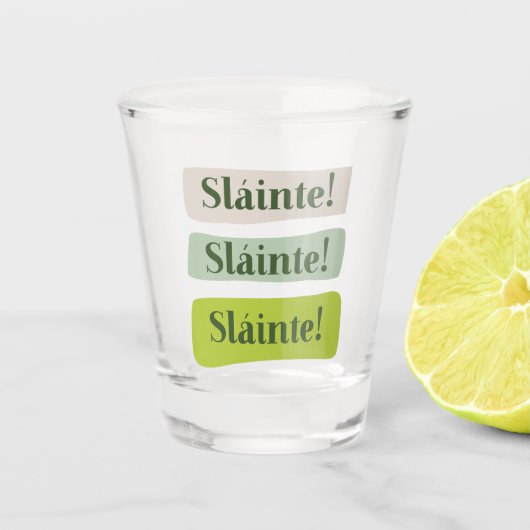 Slainte Irish Good Health St. Patrick's Day Green Shot Glas (Voorkant)
