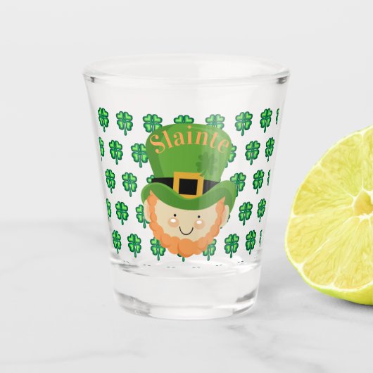 Slainte Irish leprechaun and shamrocks Shot Glas (Voorkant)