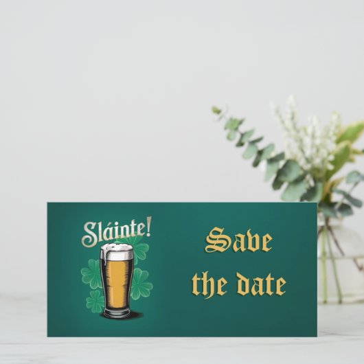 Slàinte! Saint Patrick's Day Pint van bier op groe Save The Date (Staand voorkant)
