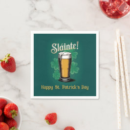 Slàinte! Saint Patrick's Day Pint van bier op groe Servet