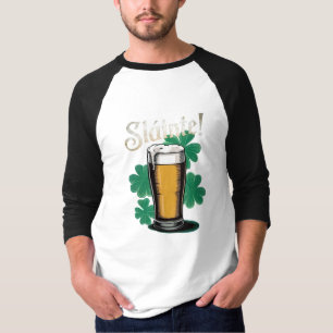 Slàinte! Saint Patrick's Day Pint van bier op groe T-shirt