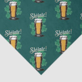Slàinte! Saint Patrick's Day Pint van bier op groe Tissuepapier (Detail)