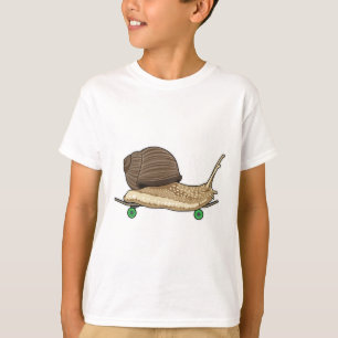 Slak als Skater met Skateboard T-shirt