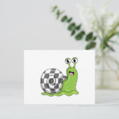 Slak bij schaken met schaakbord briefkaart (Staand voorkant)