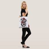 Slang en Rozen Canvas tas - Gotische Floral Design (Op model)