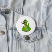 Slang met vlinderdas ronde button 7,6 cm (In situ)