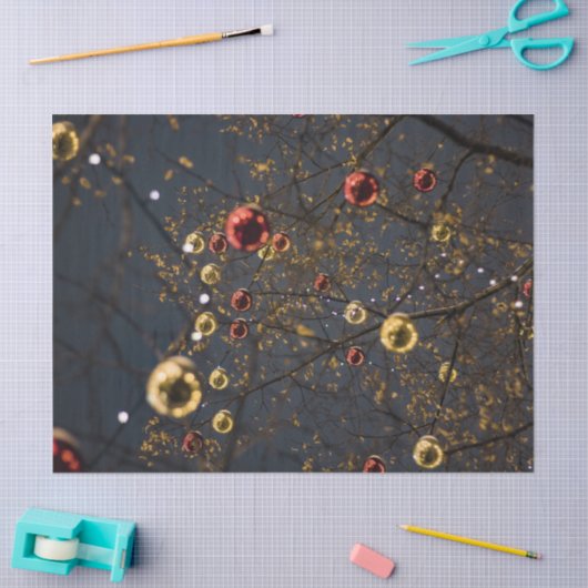 Slangen en gouden kerstversieringen met glans tissuepapier (Craft)