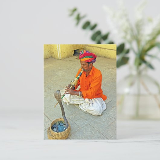 Slangenbezweerder in India Briefkaart (Staand voorkant)
